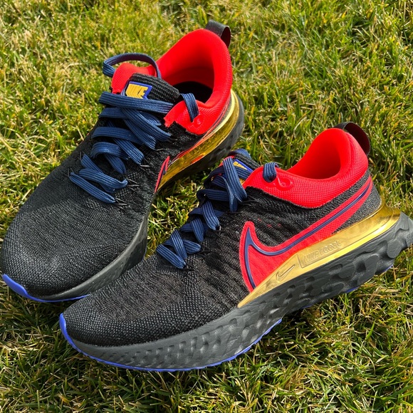 Nike React Infinity Run Flyknit 2 - Custom Colors Captain Marvel Inspired - Picture 1 of 11